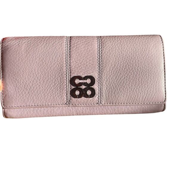 Coach Handbags - Coach Julia Wallet pebble leather Lavender Optic C Snap Closure Silver Hardware